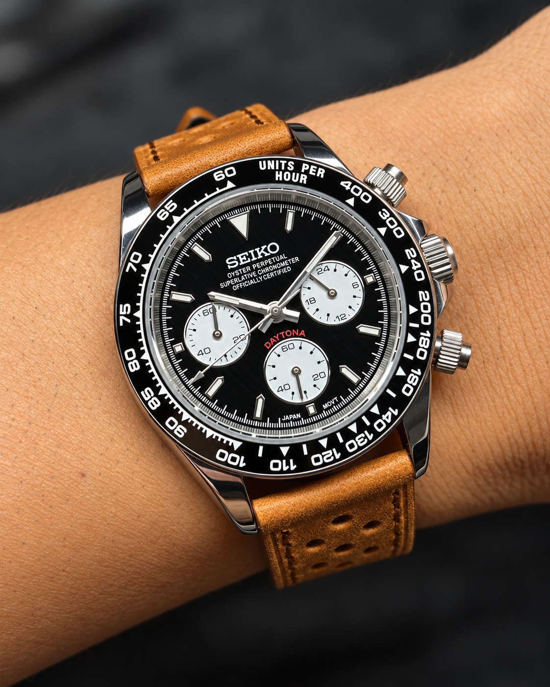 Daytona Le Mans de 40 mm con correa marrón, bisel taquimétrico y esfera negra